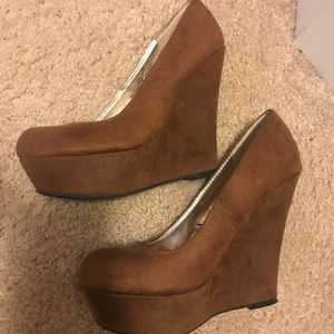 Brown Wedges